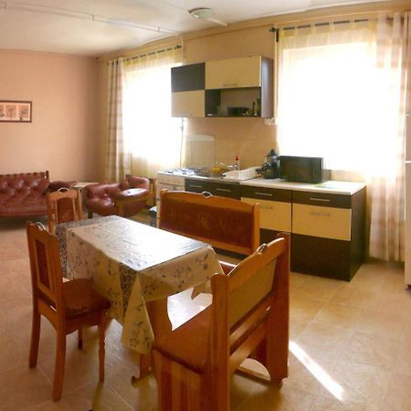 Orchidea Apartman Tata Exterior photo