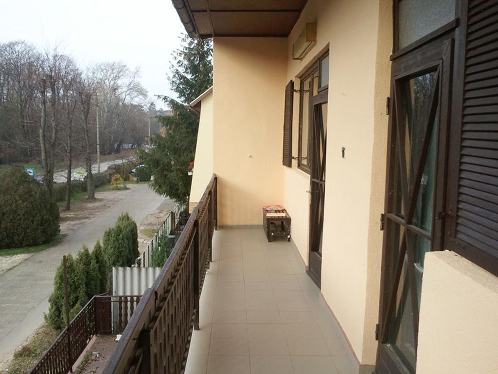 Orchidea Apartman Tata Room photo