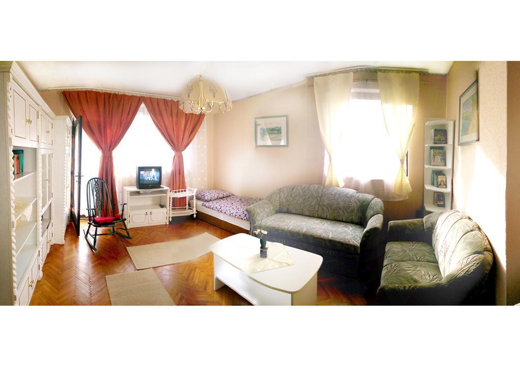 Orchidea Apartman Tata Room photo